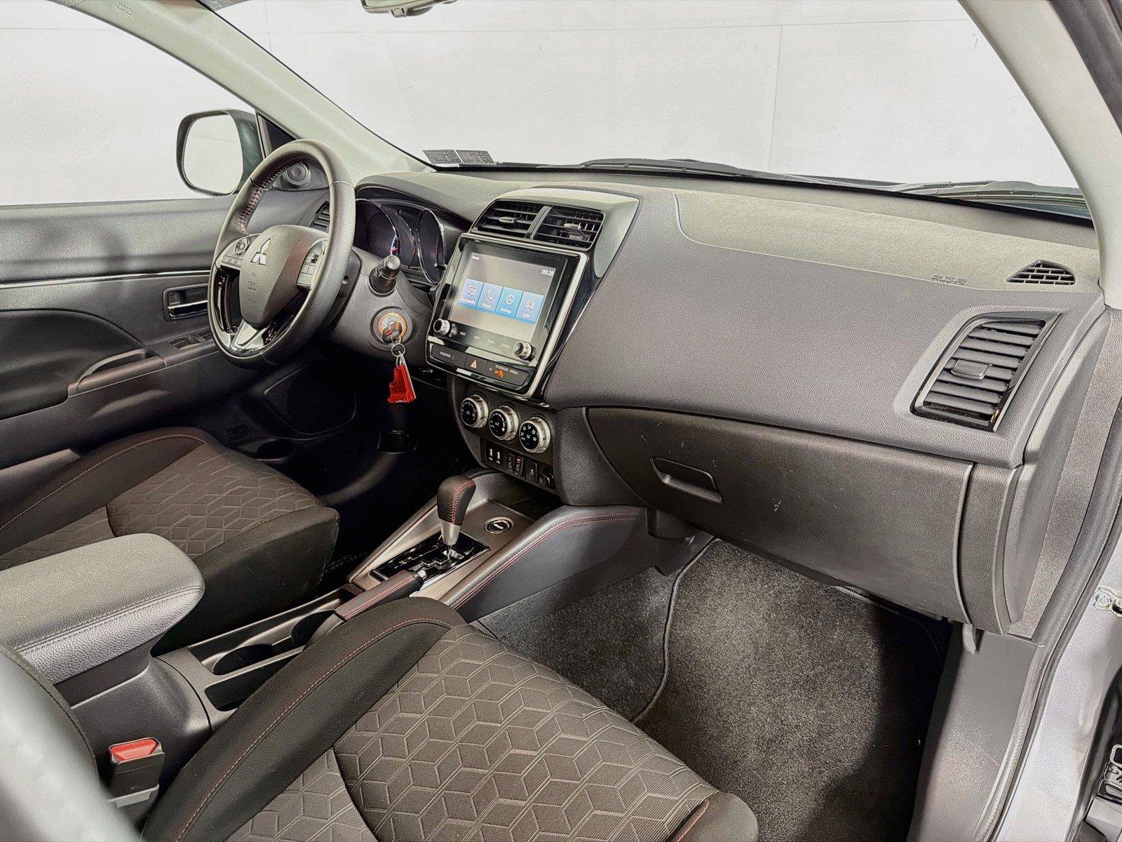 Used 2025 Mitsubishi Outlander Sport LE AWD/4WD image 31