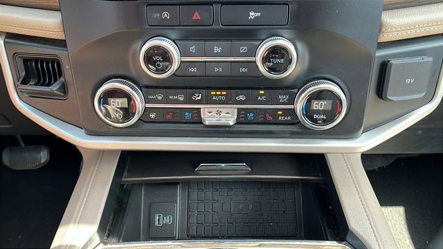 Used 2024 Ford Expedition Max Limited AWD/4WD image 27