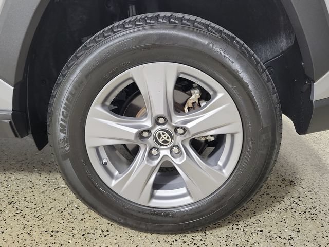 Used 2024 Toyota RAV4 LE AWD/4WD image 8