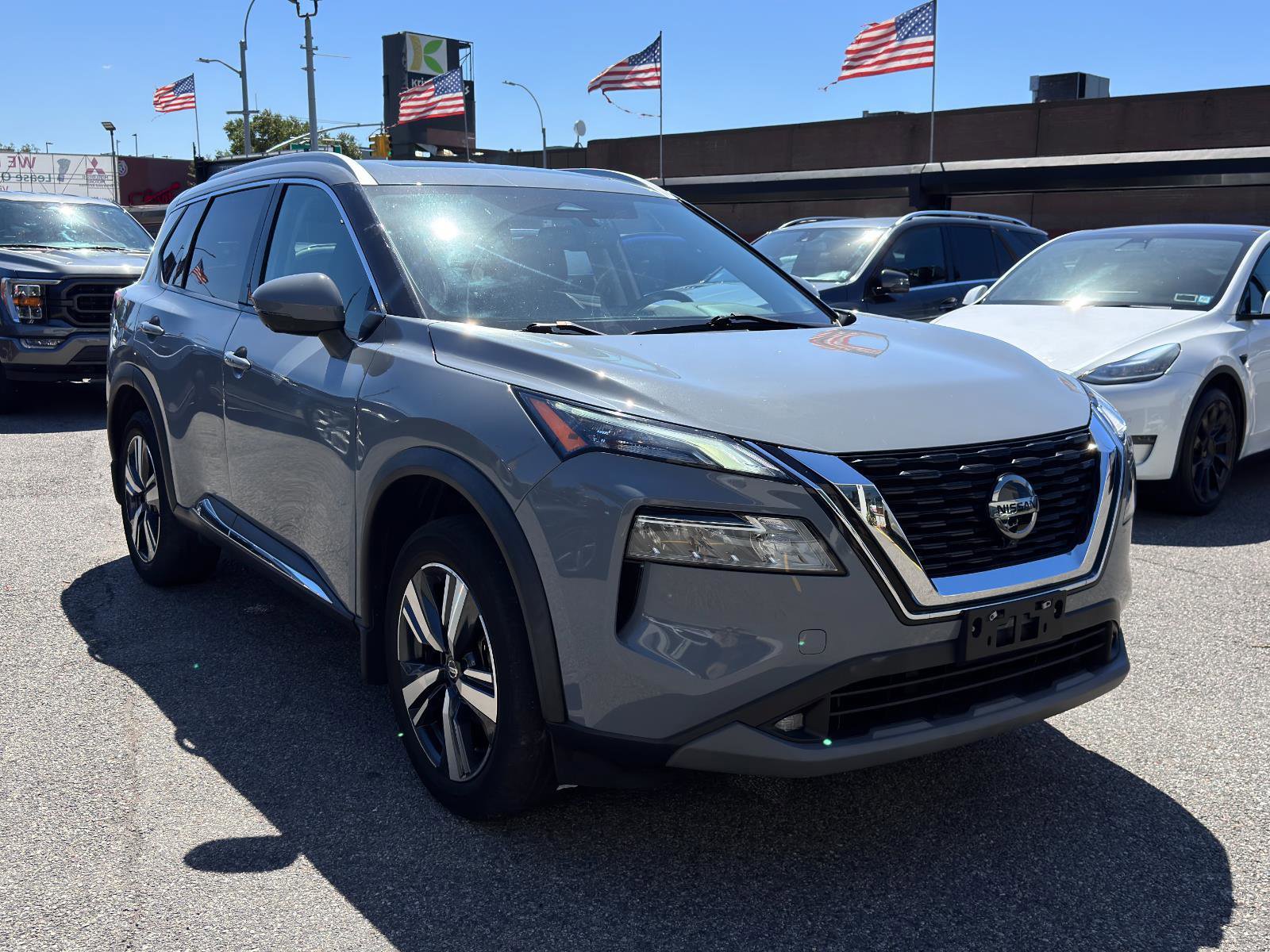 Used 2021 Nissan Rogue SL image 3