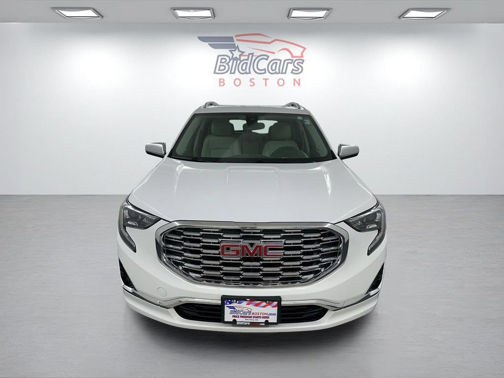 Used 2018 GMC Terrain Denali w/ Comfort Package AWD/4WD image 2