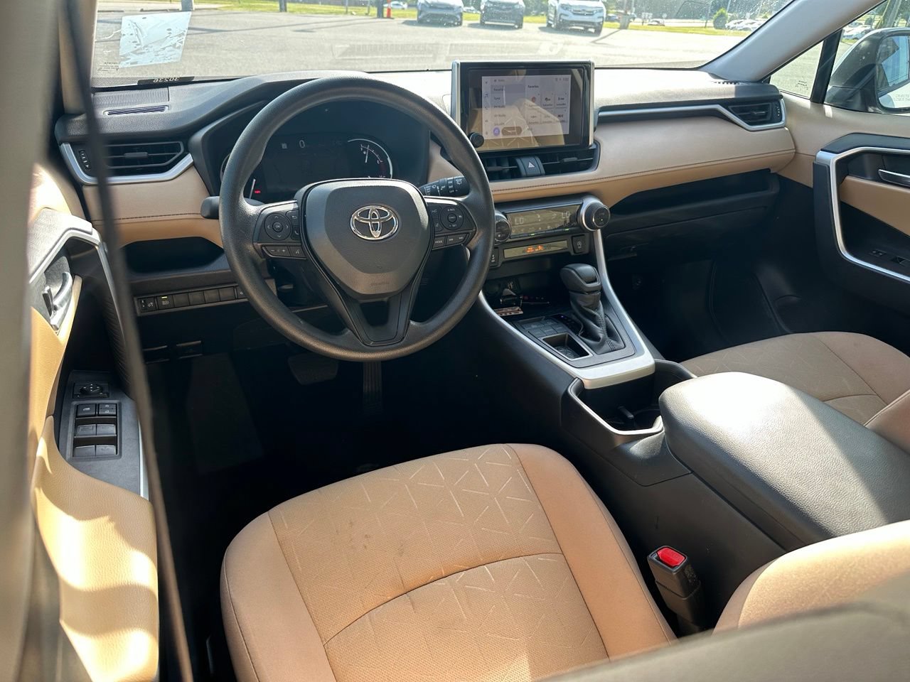 Used 2025 Toyota RAV4 XLE w/ Convenience Package FWD image 4