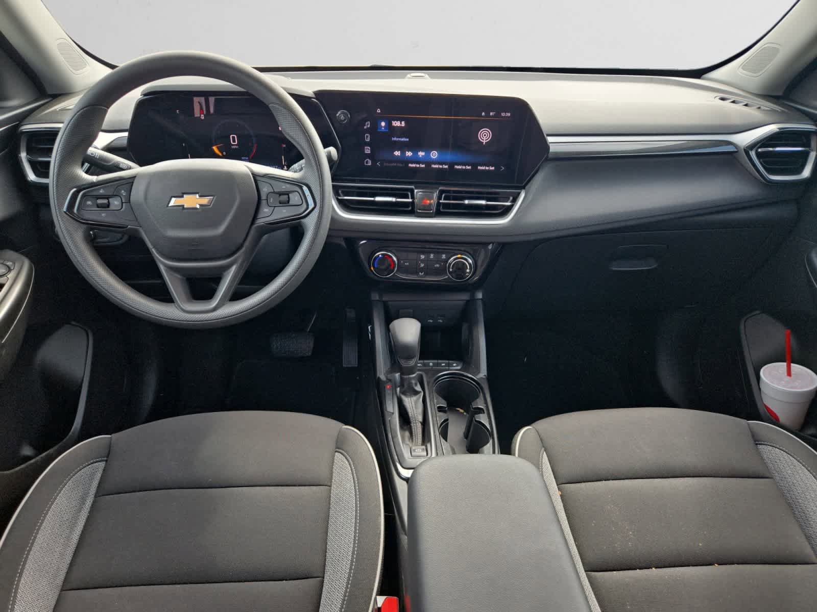 Used 2025 Chevrolet TrailBlazer LT FWD image 9