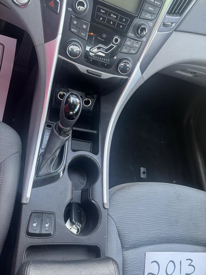 Used 2013 Hyundai Sonata Hybrid FWD image 11