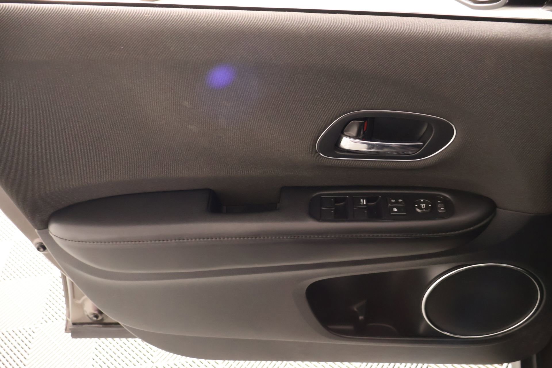 Used 2020 Honda HR-V EX image 16