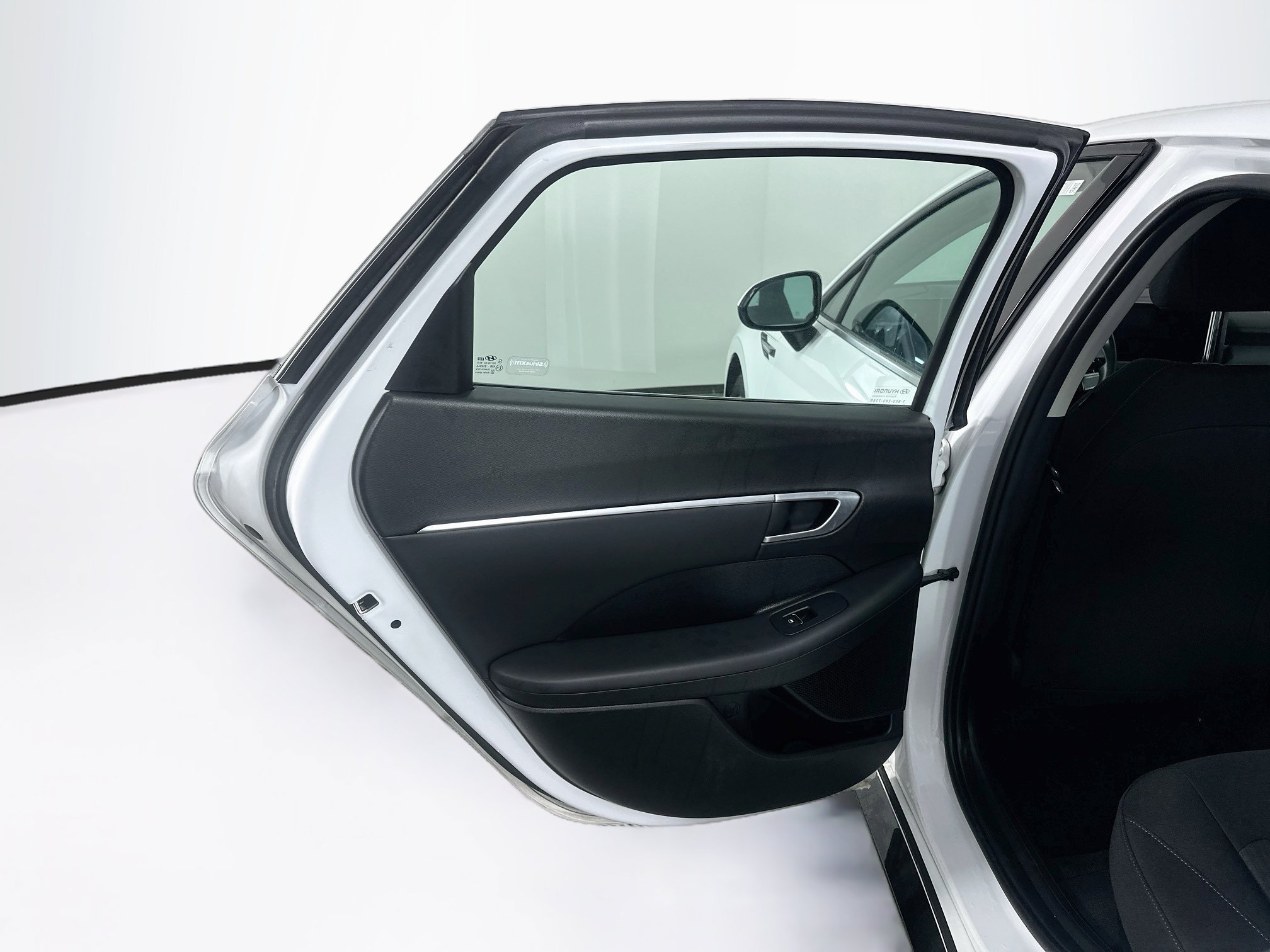 Used 2025 Hyundai Sonata SEL FWD image 27