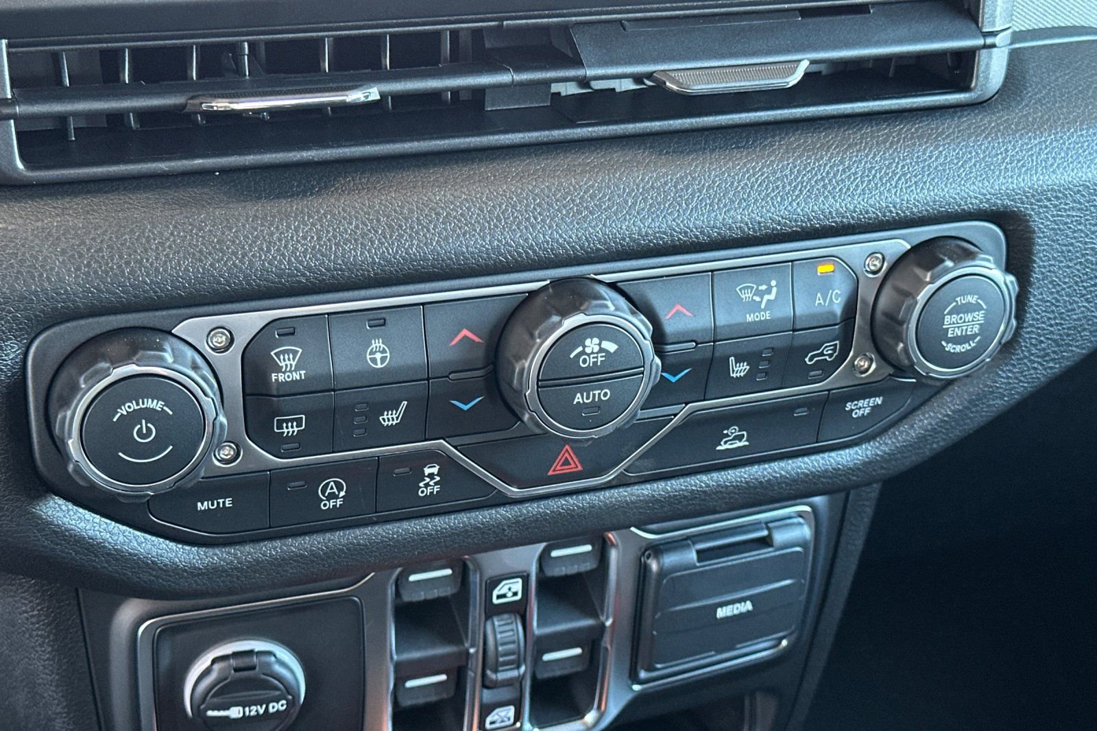 New 2026 Jeep Gladiator Sport AWD/4WD image 20