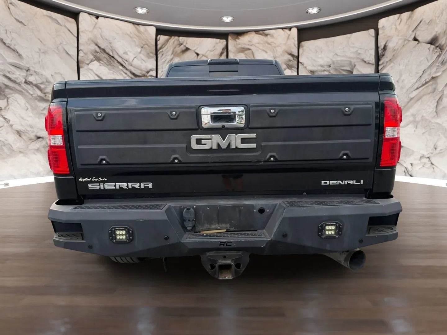 Used 2018 GMC Sierra 3500 Denali w/ Duramax Plus Package AWD/4WD image 7