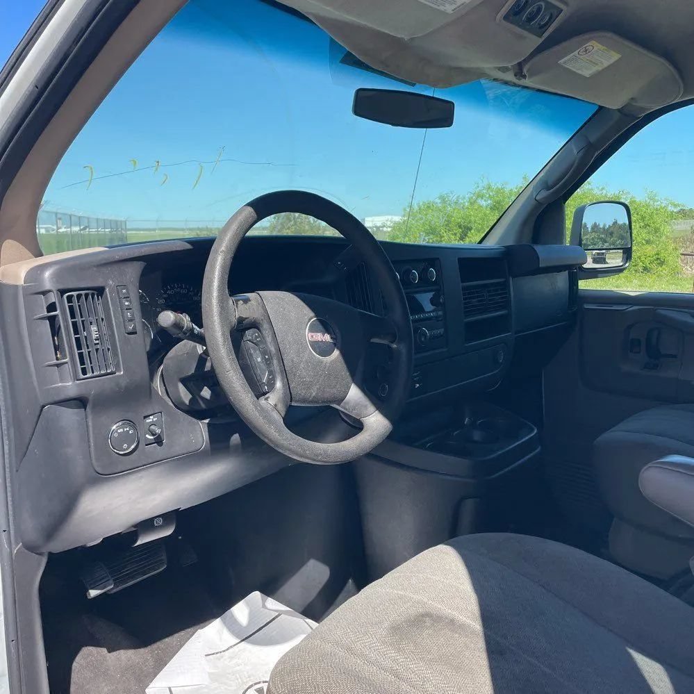 Used 2010 GMC Savana 3500 LT w/ LT Preferred Equipment Group RWD image 23