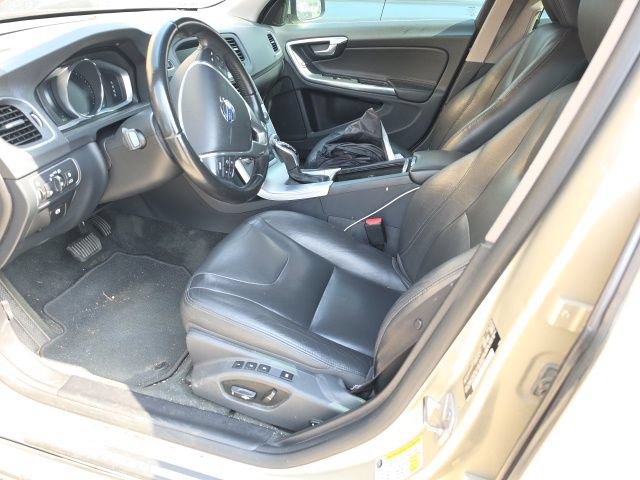Used 2017 Volvo V60 T5 Premier w/ Convenience Package FWD image 5