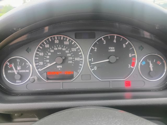 Used 2002 BMW Z3 2.5i RWD image 49