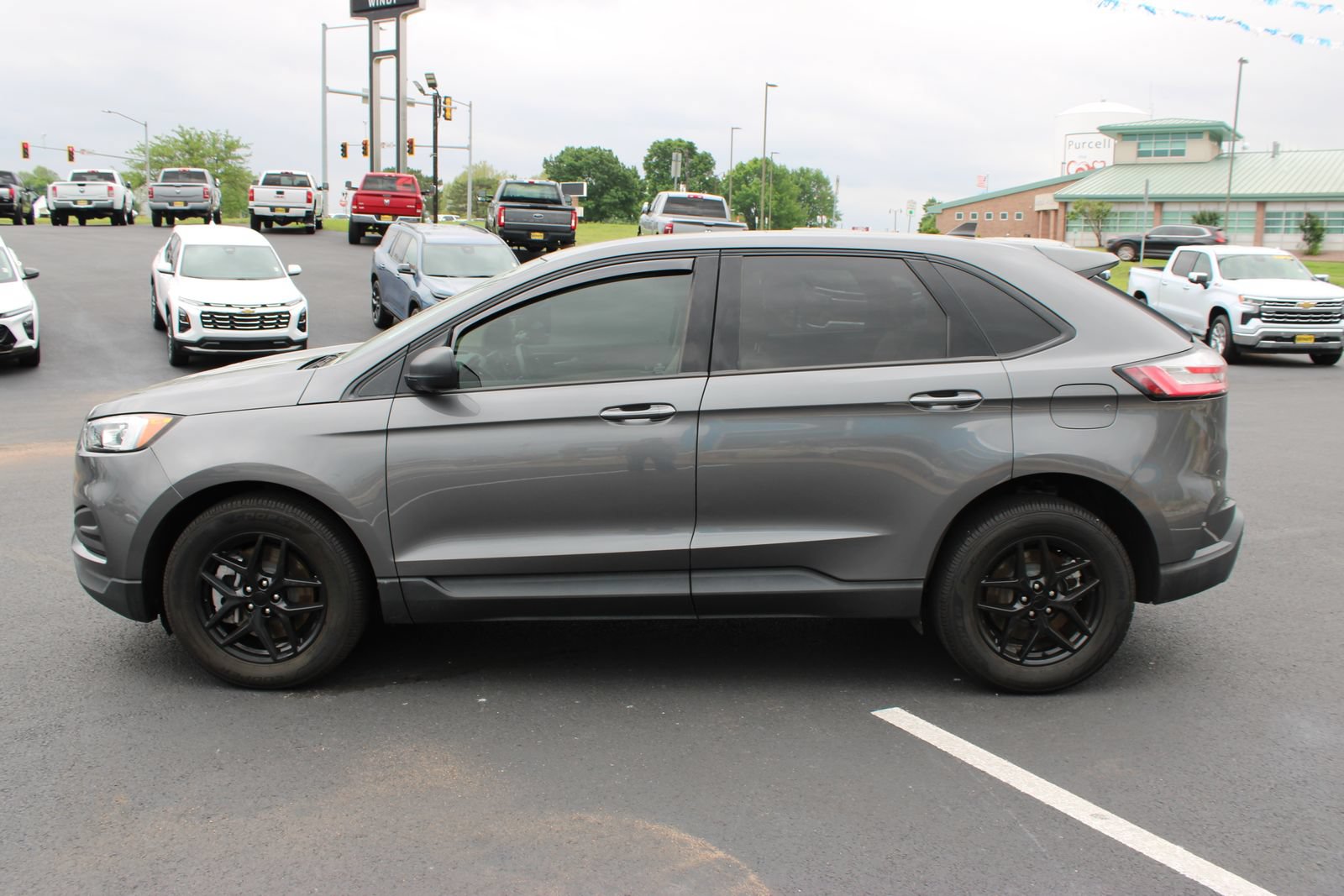Used 2022 Ford Edge SE AWD/4WD image 5