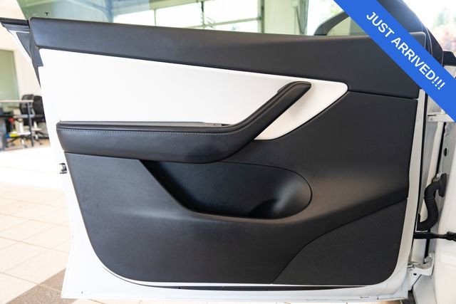 Used 2022 Tesla Model Y Performance AWD/4WD image 22