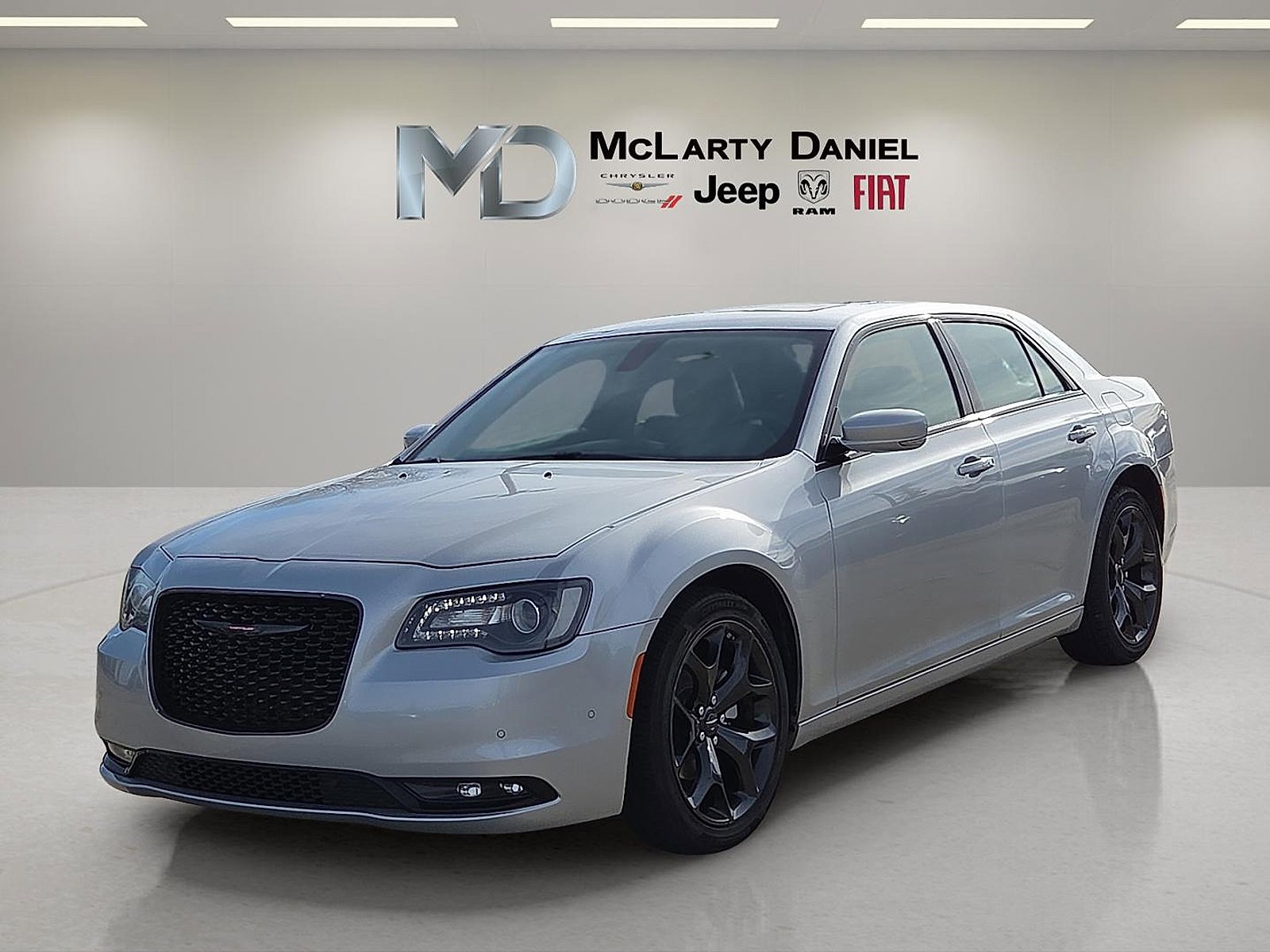 Used 2023 Chrysler 300 S image 2