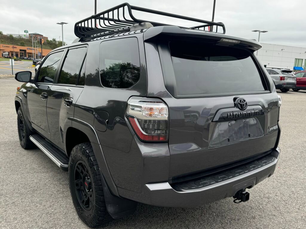 Used 2021 Toyota 4Runner Venture w/ Moonroof Package image 5