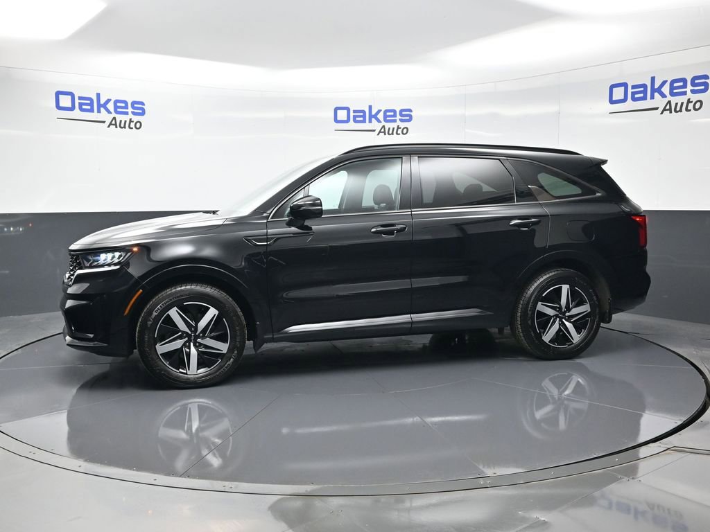 Certified 2023 Kia Sorento S image 5