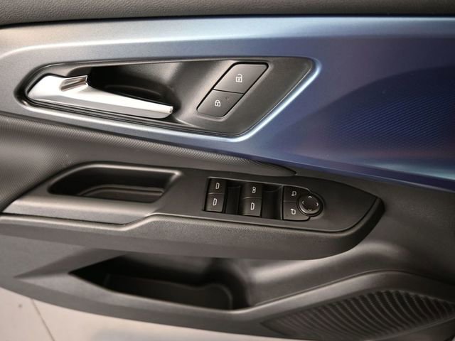 New 2026 Chevrolet Equinox EV LT image 36