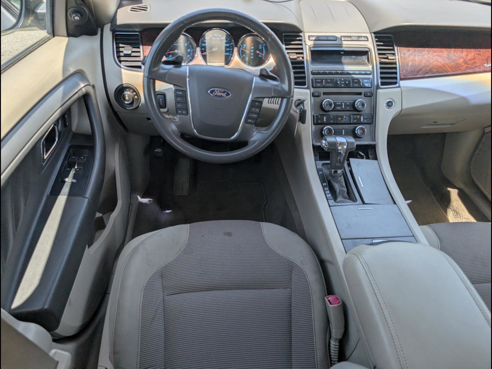 Used 2010 Ford Taurus SEL AWD/4WD image 9