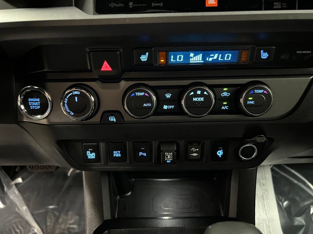 Used 2019 Toyota Tacoma TRD Sport AWD/4WD image 26