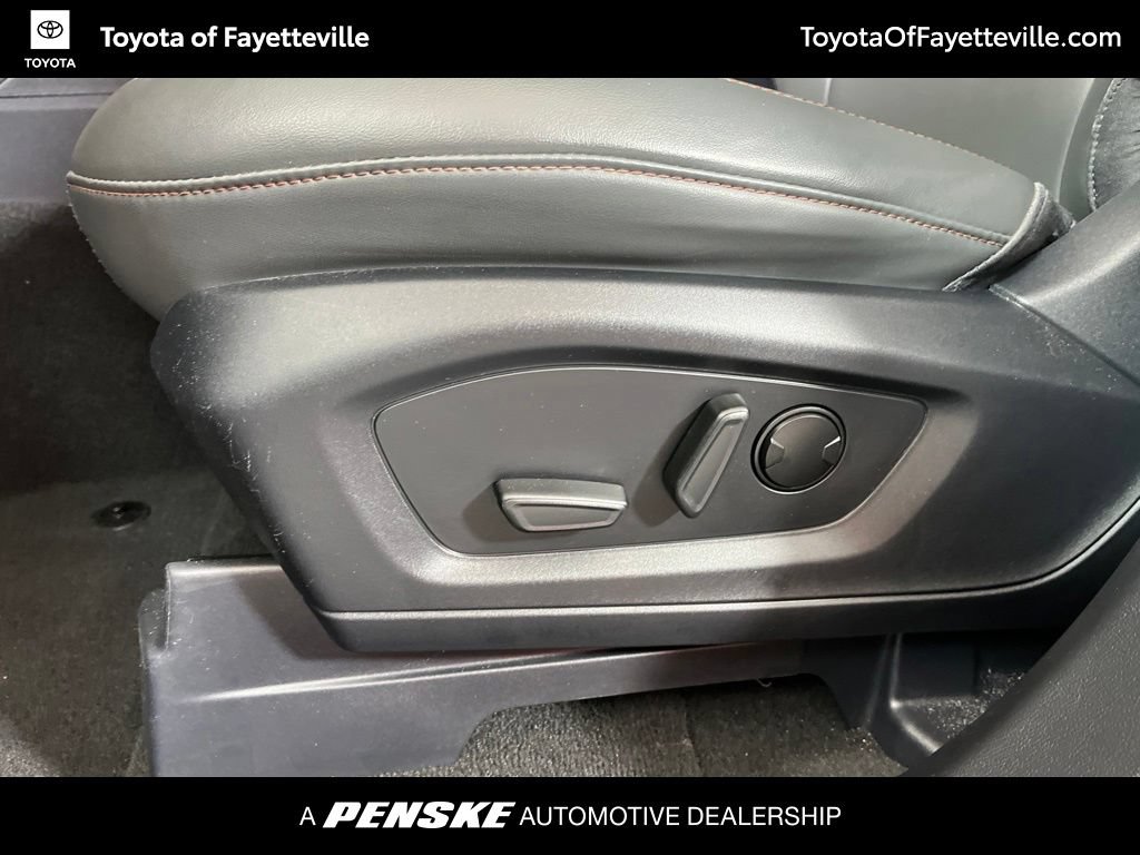 Used 2025 Ford Explorer Active w/ Active Comfort Package AWD/4WD image 29