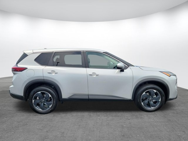 Used 2024 Nissan Rogue SV AWD/4WD image 8