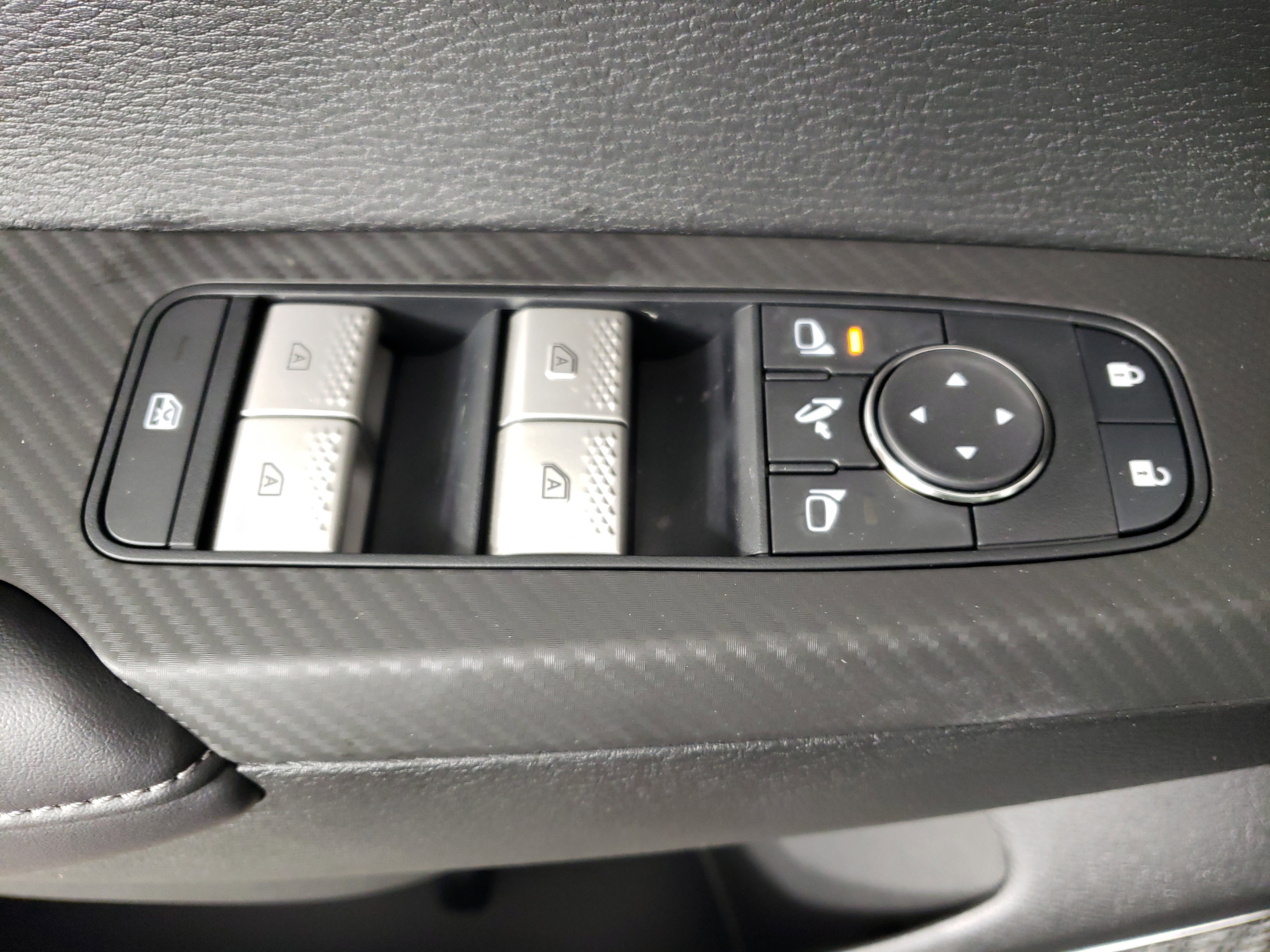 New 2025 Mitsubishi Outlander SE image 8