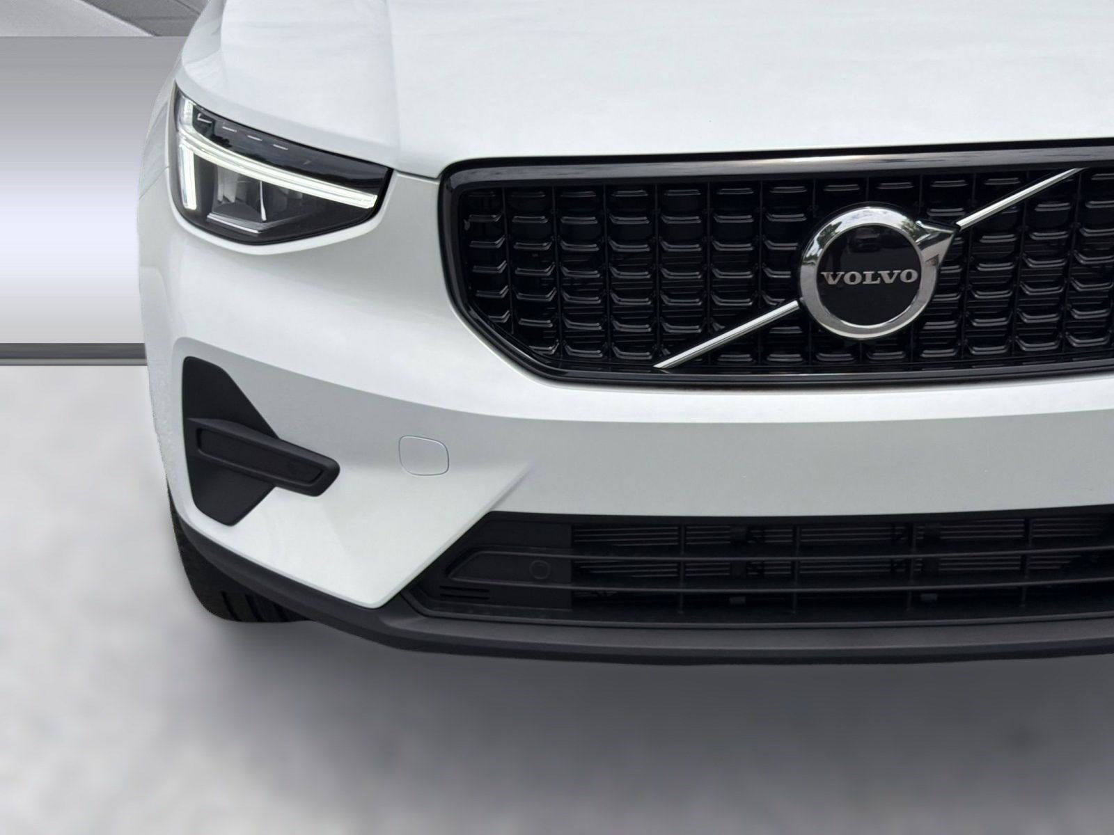 New 2026 Volvo XC40 B5 Core w/ Climate Package AWD/4WD image 28
