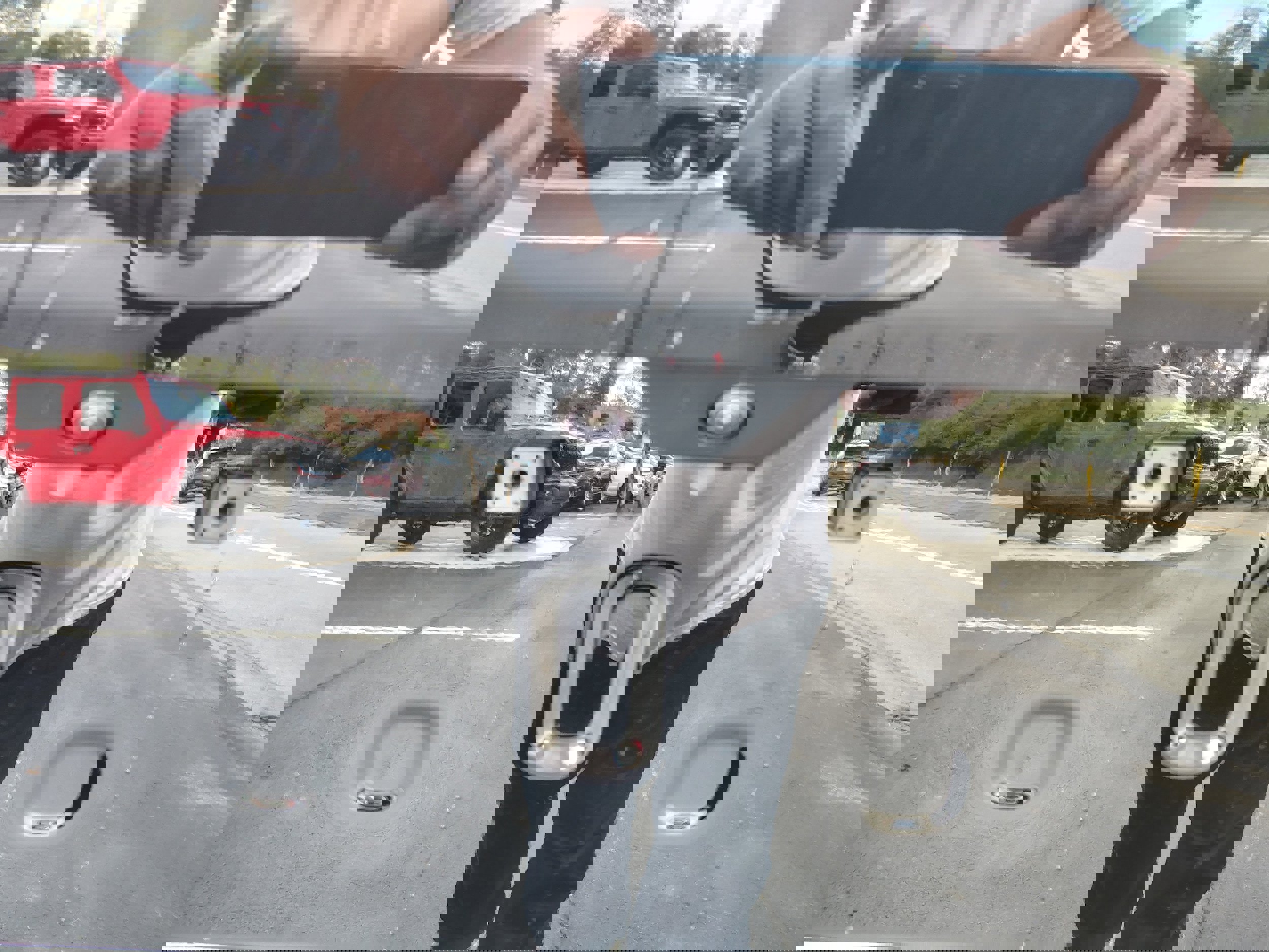 New 2025 Jeep Grand Cherokee Laredo X w/ Luxury Tech Group I image 9