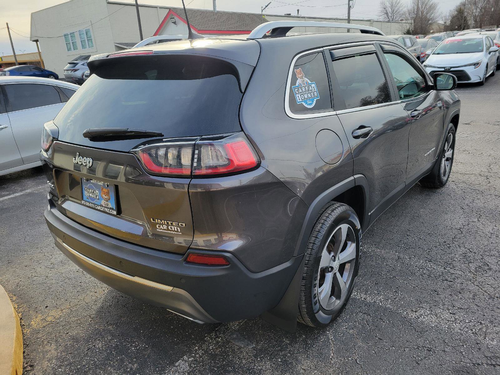 Used 2019 Jeep Cherokee Limited image 29