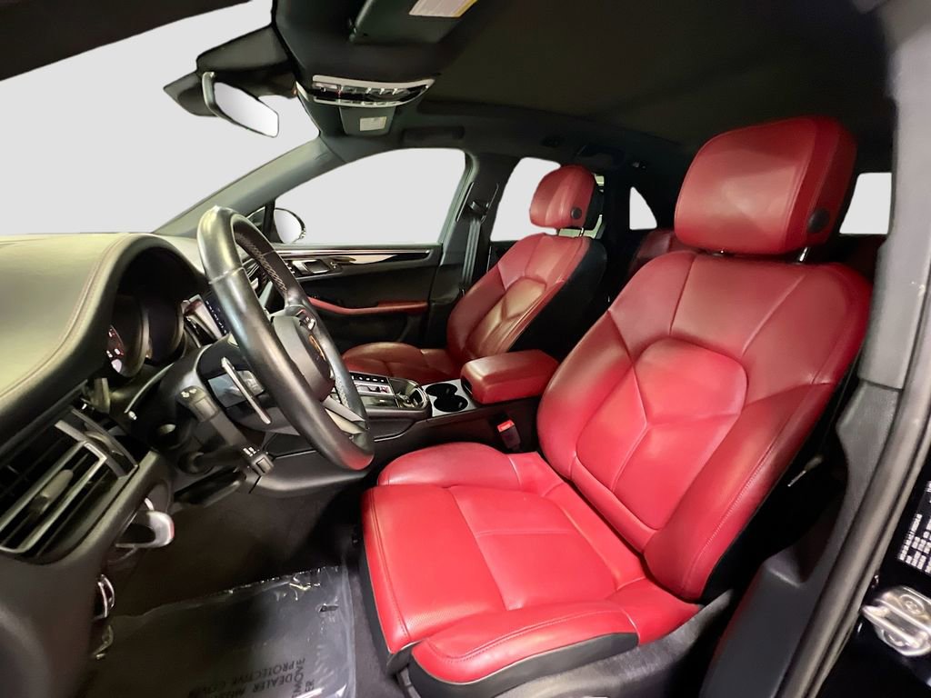 Used 2024 Porsche Macan AWD/4WD image 21