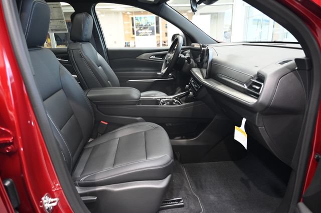 New 2026 Chevrolet Traverse LT w/ Sun and Wheel Package FWD image 10