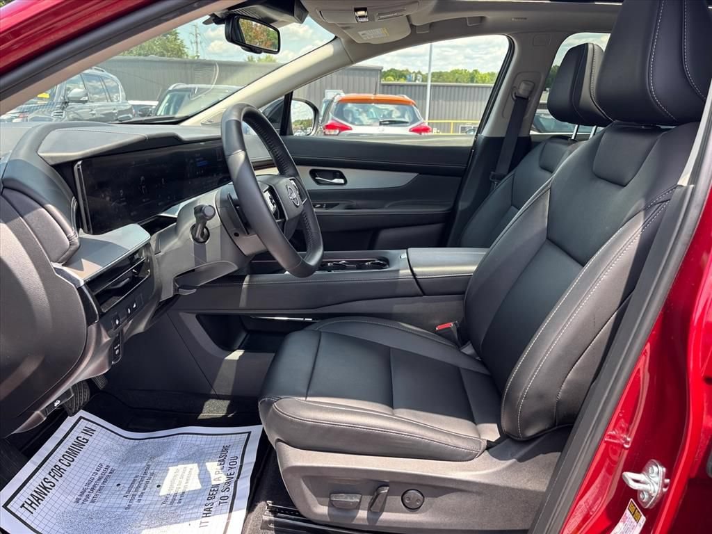 Used 2025 Nissan Murano SL AWD/4WD image 11
