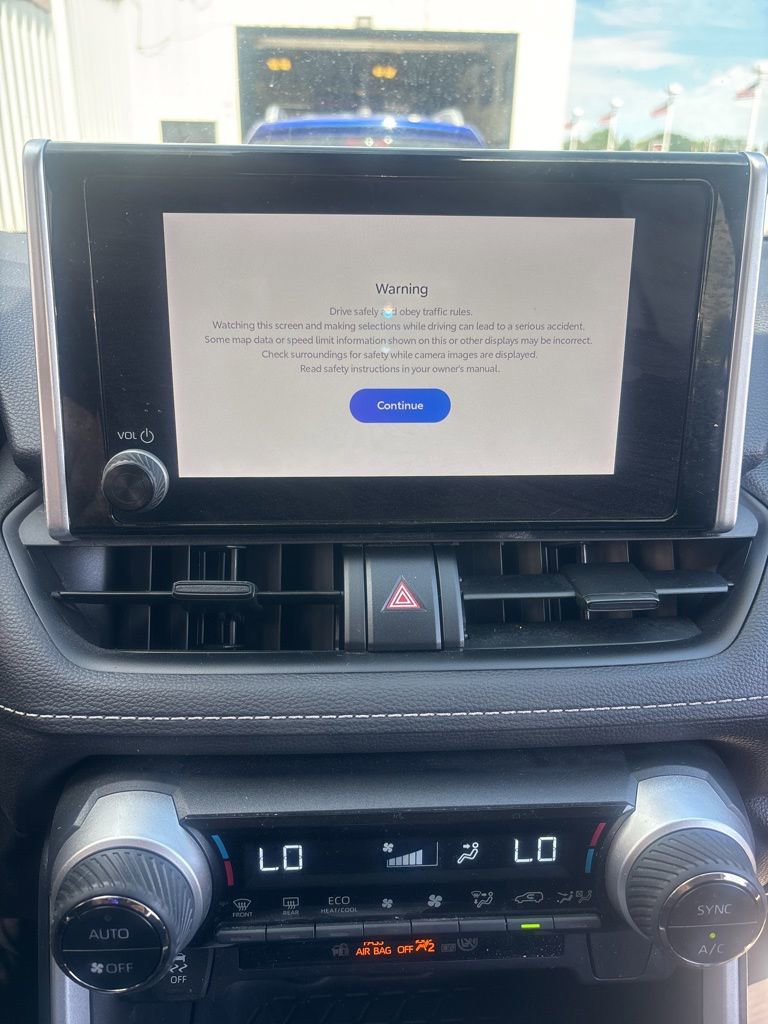 Used 2023 Toyota RAV4 LE AWD/4WD image 14