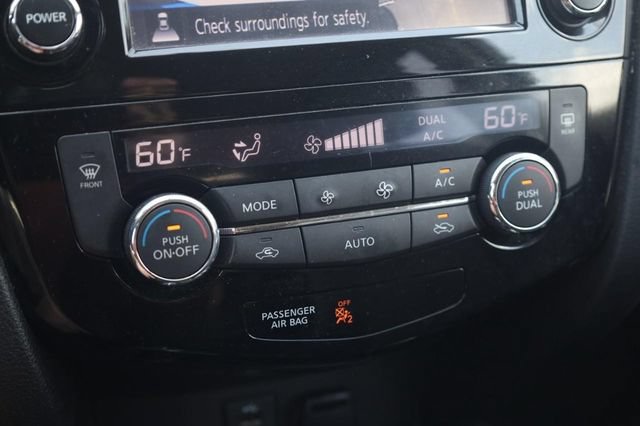 Used 2016 Nissan Rogue SL w/ SL Premium Package AWD/4WD image 16