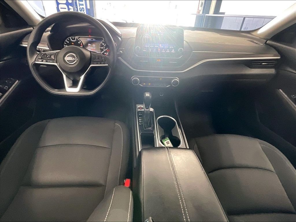 Used 2023 Nissan Altima 2.5 SV FWD image 21