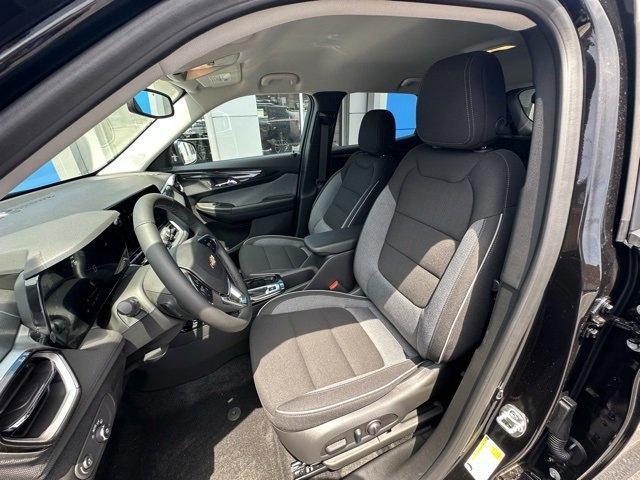 New 2025 Chevrolet TrailBlazer LT w/ Convenience Package image 16