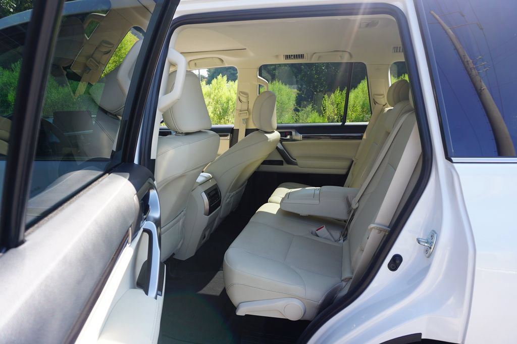Used 2023 Lexus GX 460 Premium w/ Premium Plus Package AWD/4WD image 15