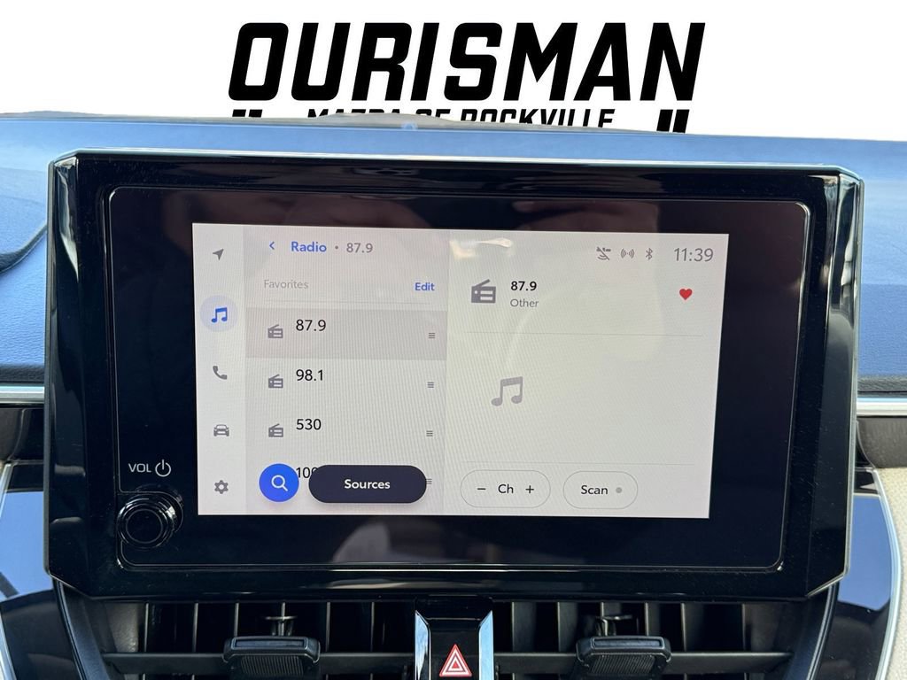 Used 2024 Toyota Corolla LE image 14