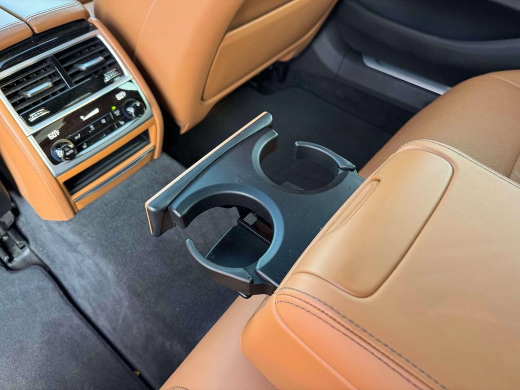 Used 2019 BMW 750i xDrive w/ Executive Package AWD/4WD image 15