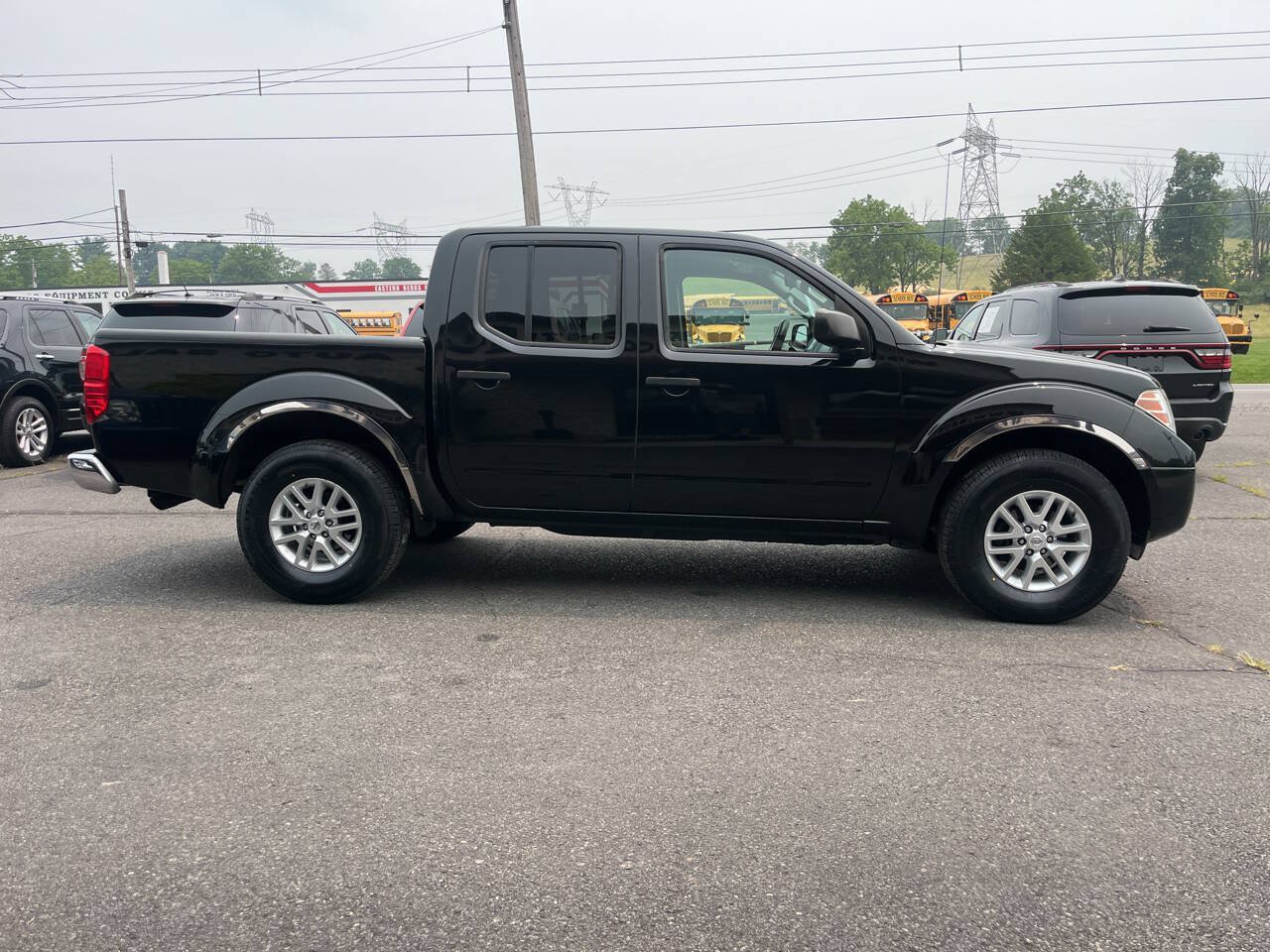 Used 2016 Nissan Frontier SV AWD/4WD image 5