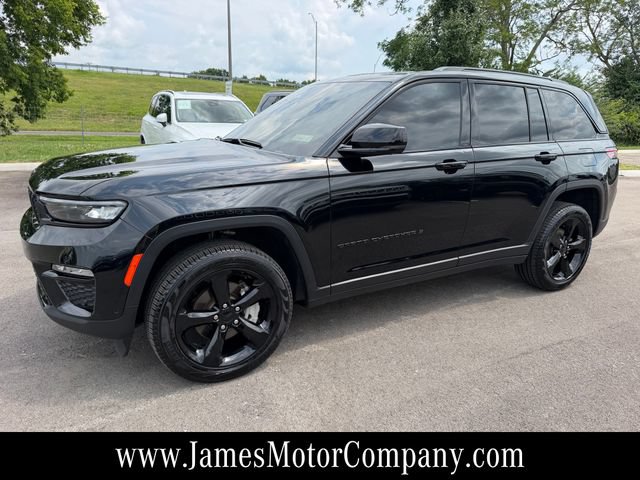 Used 2025 Jeep Grand Cherokee Limited w/ Luxury Tech Group II AWD/4WD image 1