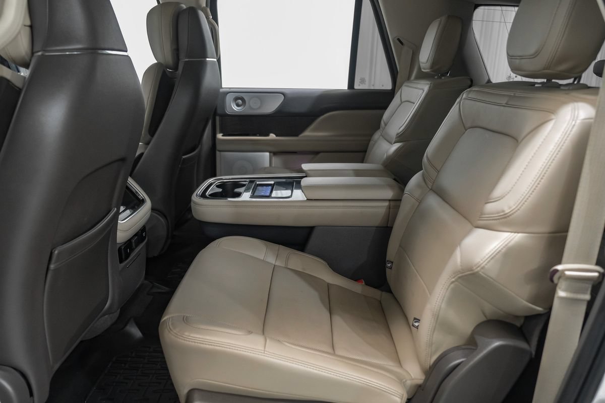 Used 2022 Lincoln Navigator L Reserve AWD/4WD image 38
