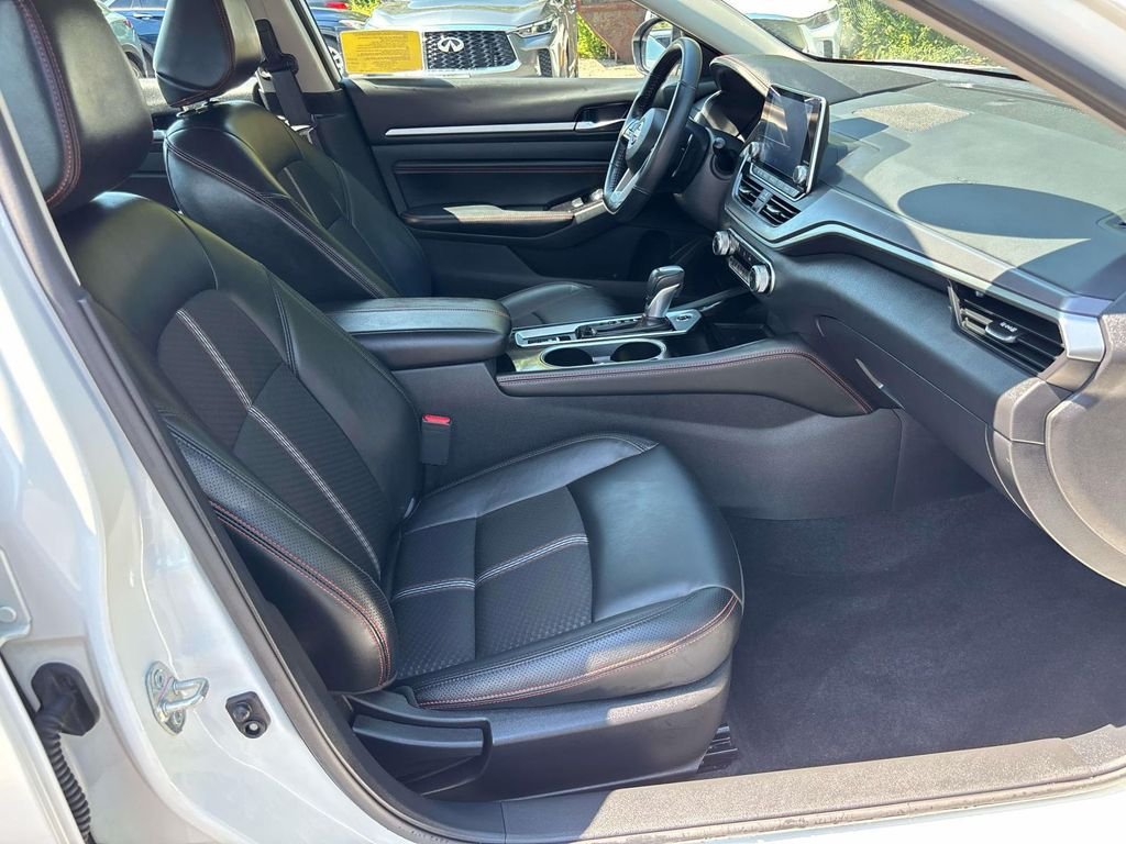 Used 2023 Nissan Altima 2.5 SR AWD/4WD image 14