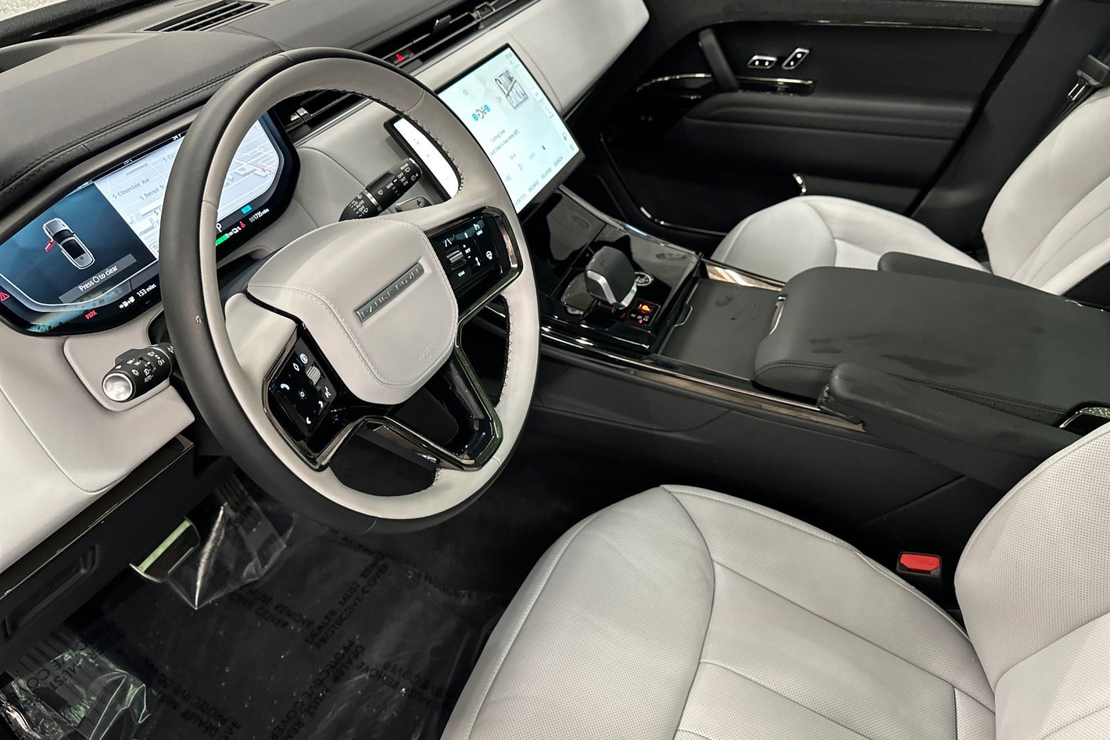 Used 2025 Land Rover Range Rover Sport Dynamic SE image 5