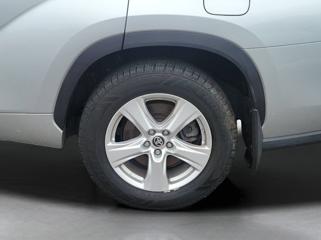 Used 2020 Toyota Highlander LE AWD/4WD image 31