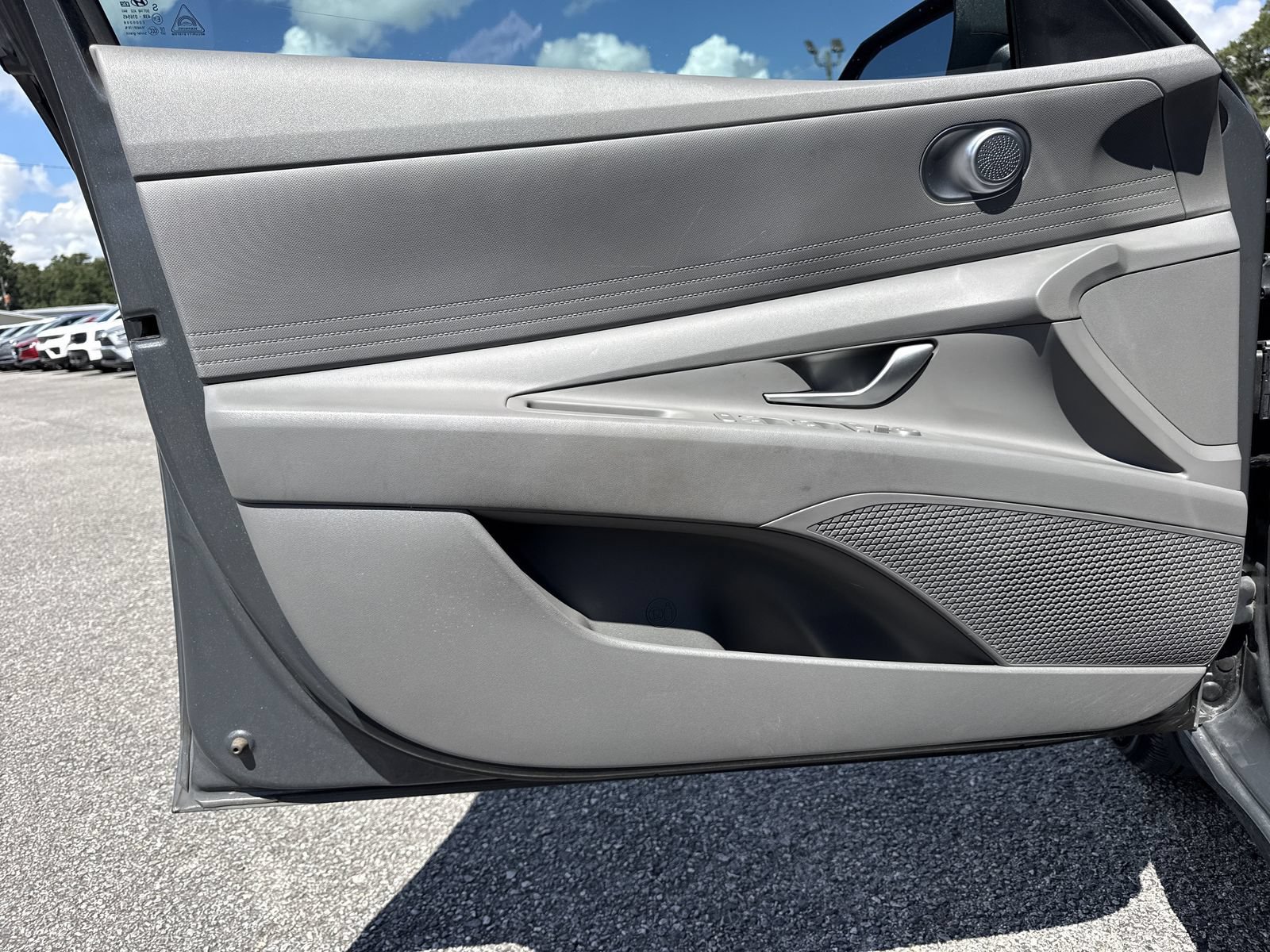 Used 2023 Hyundai Elantra SEL FWD image 12