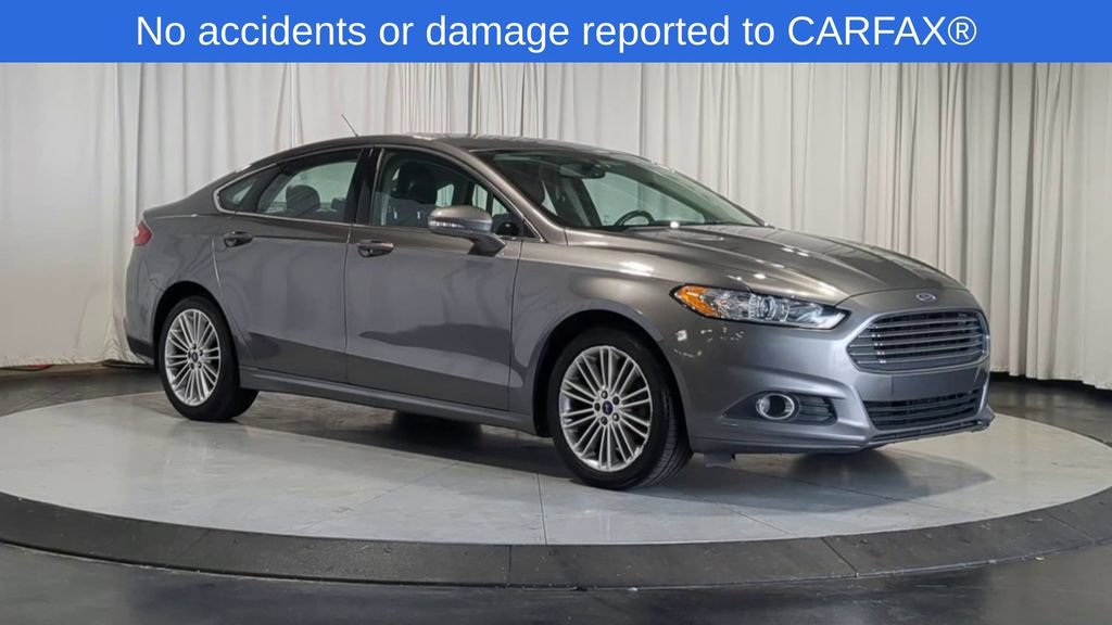 Used 2014 Ford Fusion SE w/ Equipment Group 202A FWD image 2