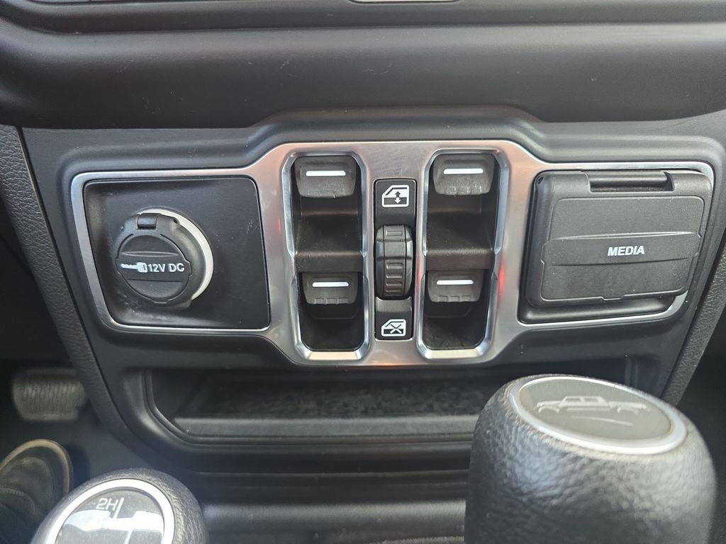 Used 2022 Jeep Gladiator Sport image 10