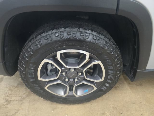 Used 2022 Jeep Grand Cherokee Trailhawk image 9