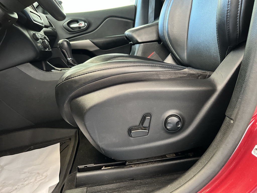 Used 2022 Jeep Cherokee Latitude Lux FWD image 14